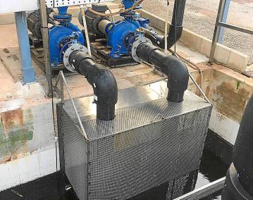 SOLLER - Los regantes colocan filtros en la depuradora para frenar los vertidos.ÃÂ