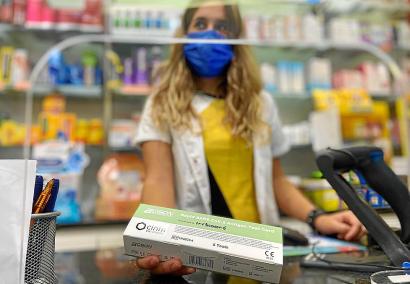 Muchas farmacias agotan los test de autodiagnÃ³stico el primer dÃ­a de venta.