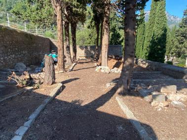 La Vila neteja el cementiri protestant per instal·lar el monument Covid