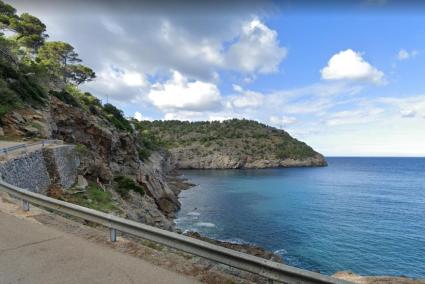 Tancada la platja Artificial per perill de despreniments