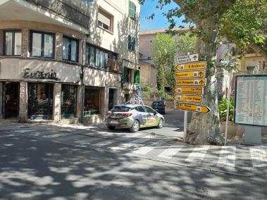 El vehicle, avui matí circulant per Sóller.