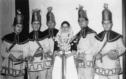 Joan Ribas (pimer per la dreta) participà a la recuperació dels cossiers de Sóller als anys 50.