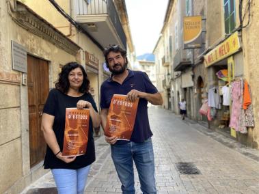 La presidenta del Clúster, Ll. Pizà, i el regidor de Promoció, Aguiló.