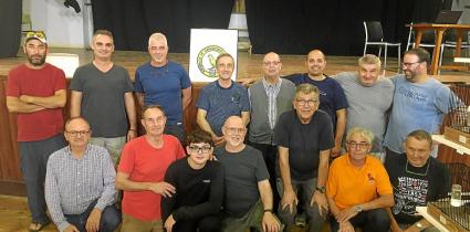 Fotografia de grup dels voluntaris de l’Agrupació Ornitològica de Sóller.