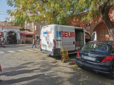 Actualment els transportistes aparquen al mercat i a Jeroni Estades.