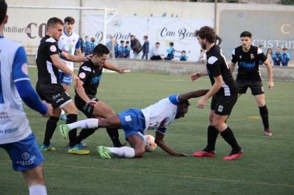 Precious ho va intentar tot, no ens cansà de córrer i els rivals l'aturaren com podien.