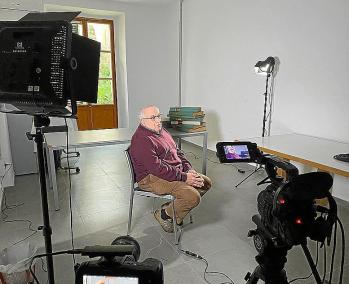 Una de les entrevistes realitzada a les instal·lacions de les Escolàpies.