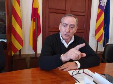 L'actual batle, Carlos Simarro.