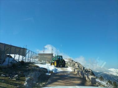 Els serveis d'emergència continuen treballant per recuperar la circulació.