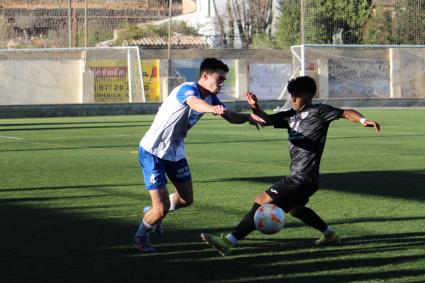Aitor s'hagué de retirar lesionat a vint minuts del final.