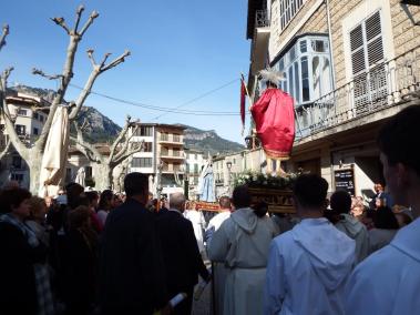 Moment en què la Mare de Déu i Jesús Ressuscitat es troben a Plaça.
