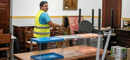 Les urnes ja estan llestes per a les eleccions municipals d’aquest diumenge.