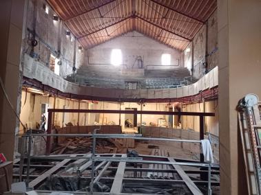 L’estat de l’interior del Teatre Defensora Sollerense a finals de l’any 2022.