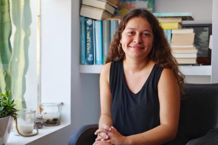 La jove investigadora Sofia Zamrik, també actual responsable del Museu Arqueològic de Deià.