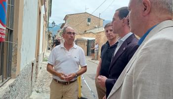 L'arquitecte municipal Biel Buades amb el regidor Juanan A. Lorente; el president del Consell Llorenç Galmés i el batle, Miquel Nadal.
