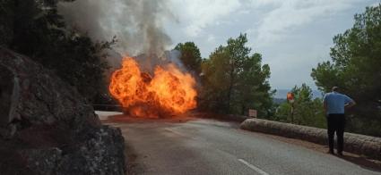 Moment de l'explosió del vehicle.