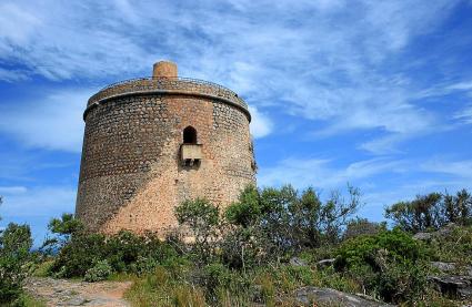 SOLLER - PATRIMONIO - EL AYUNTAMIENTO INSTA AL GOVERN Y AL CONSELL A COMPRAR LA TORRE PICADA.