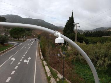 Una de les càmeres instal·lades pel Consell a una carretera de Mallorca.