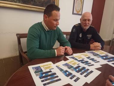 El regidor, Carlos Darder i el cap de Policia Juanjo Vivas.