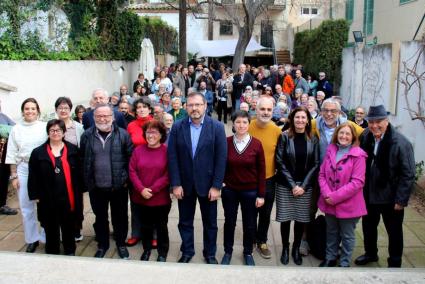 Antoni Llabrés (centre) amb la resta de membres de l'OCB durant l'acte de suport d'aquest dissabte.