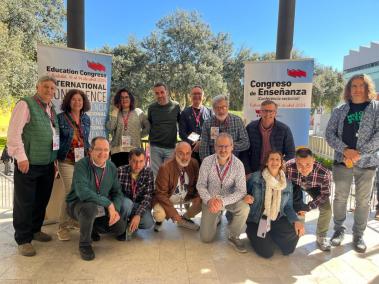 Imatge dels representants de L'STEI Intersindical que participa en la Conferència internacional d'educació.