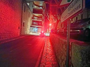 SOLLER - Problemas con

el alumbrado.

Es habitual que en las ÃÂºltimas

noches el tramo inicial de la calle

Santiago estÃÂ©