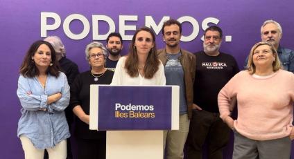 Imatge de Lucía Muñoz i la resta del Consell de Podem durant la roda de premsa d'aquest dissabte.