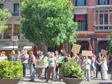Imatge de la protesta dels propietaris d'autocaravanes celebrada aquest dissabte a Cort.
