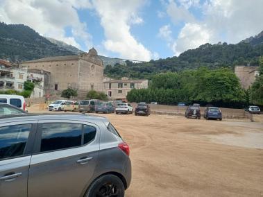 L'aparcament situat a Can Cera en sòl rústic queda emparat pel Decret llei.