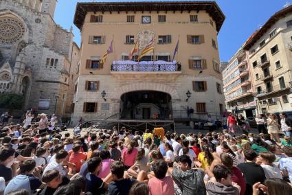 Els alumnes d’Es Convent clamen pel medi ambient