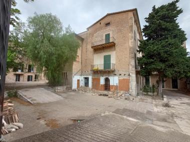 Estat actual de l’edifici després de la paralització de les obres.