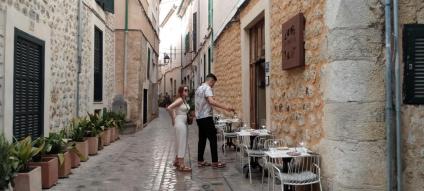 La nova ordenança permetrà terrasses als carrers sense cotxes