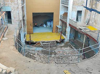 SOLLER - El pis superior del Defensora queda lliure de runes i deixa veure la forma de ferradura.

SâÃÃ´han instalÂ¬?lat unes