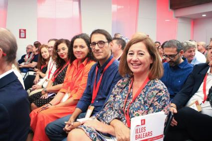 Armengol i la resta de la delegació balear en el Comitè Federal del PSOE.