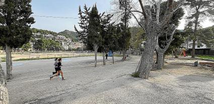 SOLLER - El batle i regidor dâÃÃ´Esports, Miquel Nadal estudia canviar el projecte de Simarro per reformar lâÃÃ´Infante Lo