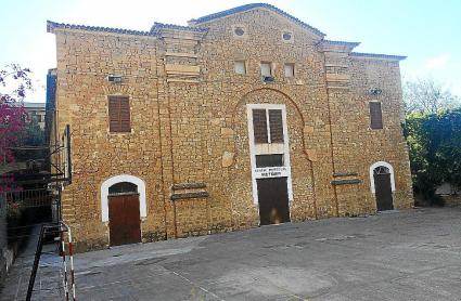 El centre parroquial Victòria podria passar a ser de gestió municipal en breu.