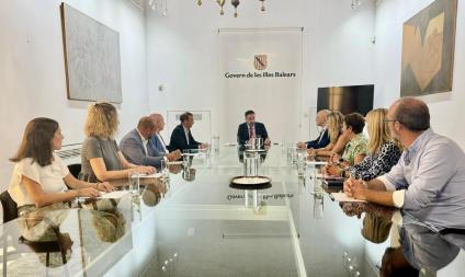 Signat el protocol amb el Govern que cedeix l'Hospici per a habitatge social