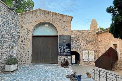 Una exposició a Santa Caterina revela la història dels fars en clau femenina