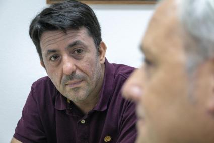 Joan Llodrà, conseller de MÉS per Mallorca, reclama una millora de la biblioteca de Son Espases.