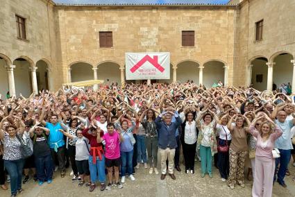 Més de 500 persones es reuneixen per r eivindicar el dret a l'jabitatge durant el Dia Mundial de la Salut Mental