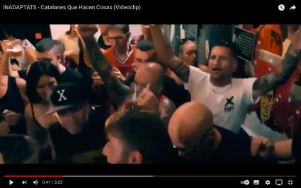 Imatge del videoclip de la nova cançó d'Inadaptats, ‘Catalanes Que Hacen Cosas’.