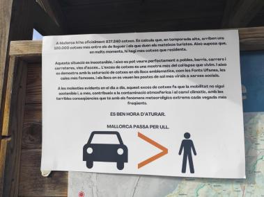 Imatge del cartell aparegut devora de les Fonts Ufanes.