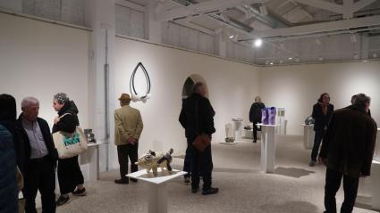 Imatge de la inauguració de la mostra ‘Peces del Món’ que es pot visitar a Marratxí.