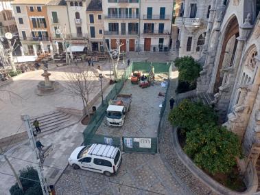 Les obres davant la Parròquia.