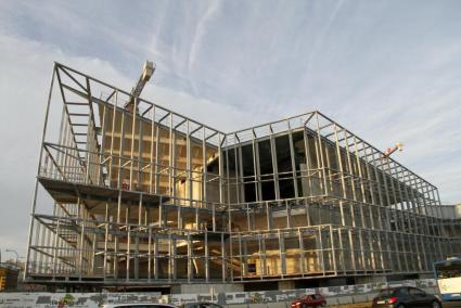 Cort assegura que no ha rebut els informes jurídics del Govern per adjudicar el Palau de Congressos