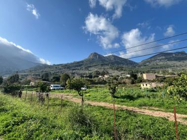 Comencen a netejar l'aparcament de Can Tinet