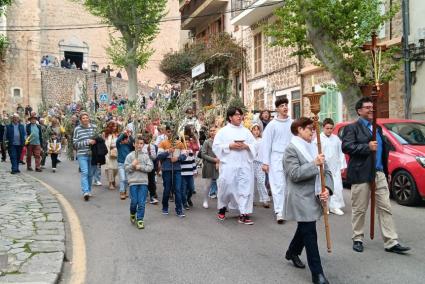 El Pregó i una participada Benedicció de Rams han obert la Setmana Santa a la Vall