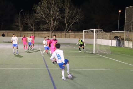 Toni Arrom donà un puntet al seu equip el Sóller amb el gol a inicis de la segona part. FOTO: Eva Seguí