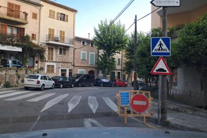 El segon senyal de prohibit circular al carrer d'Isabel II.