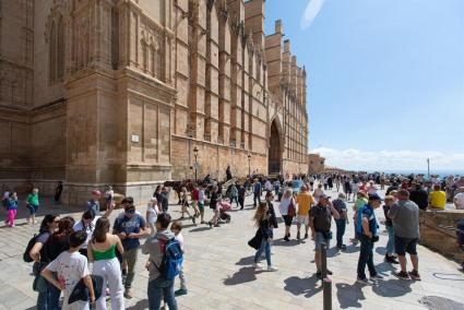 CCOO Illes Balears: «La massificació condueix a la precarització laboral i a l’empobriment de la classe treballadora»